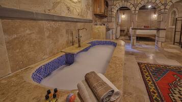 Honeymoon Suite | Bathroom | Free toiletries, hair dryer, slippers, towels