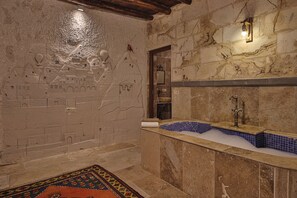 Suite Lune de Miel | 1 chambre, literie de qualité supérieure, décoration personnalisée
