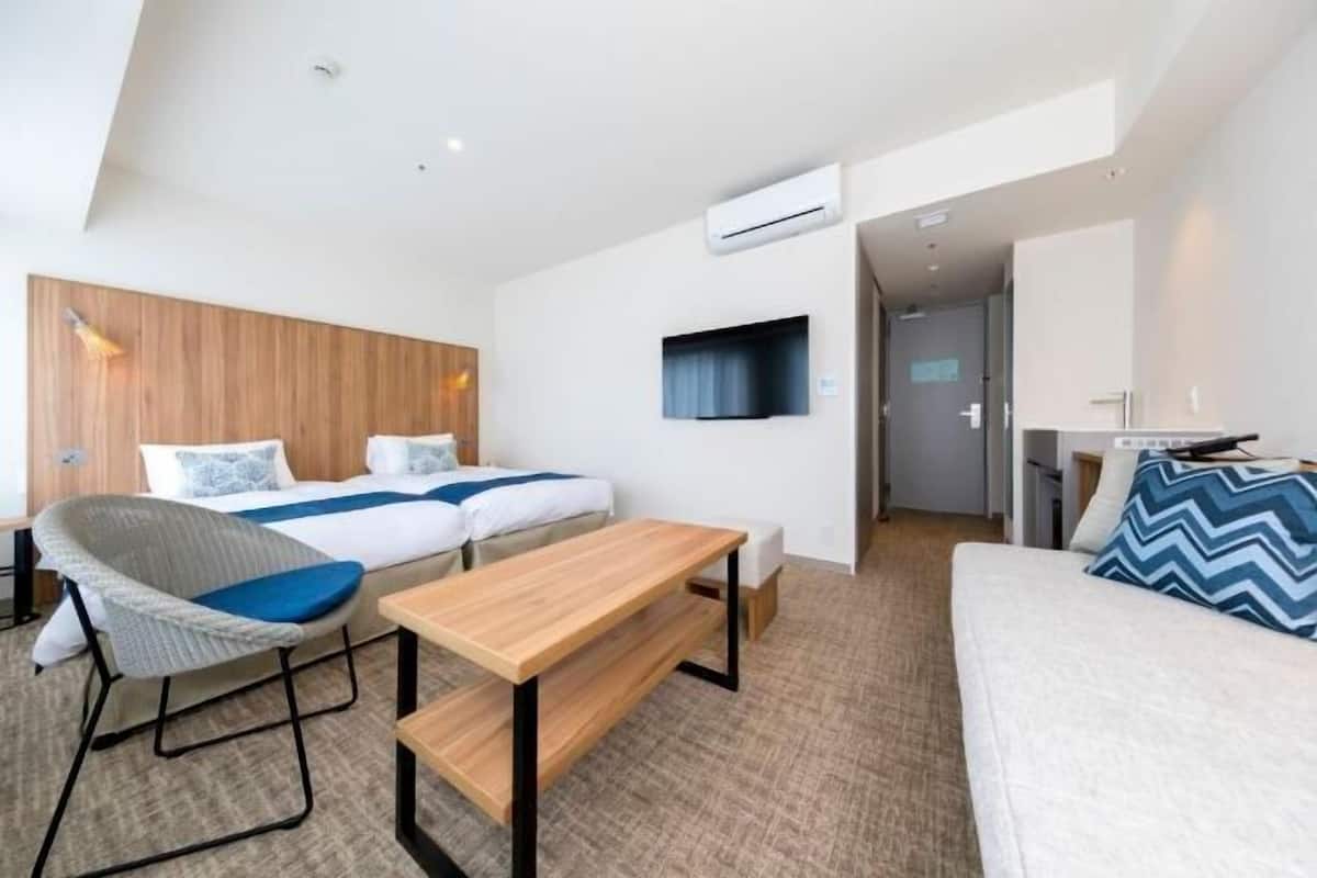 1 bedroom, in-room safe, desk, blackout drapes