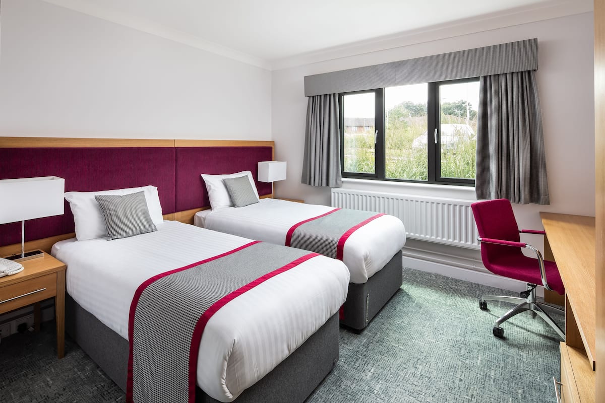 Premium bedding, in-room safe, desk, laptop workspace