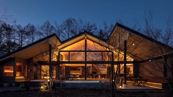 Premium-villa - flere senge - ikke-ryger - sauna (A,SPA, Modern, Pool, OutdoorHotSpring) | Terrasse/gårdhave