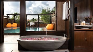 1 bedroom, premium bedding, memory-foam beds, free minibar