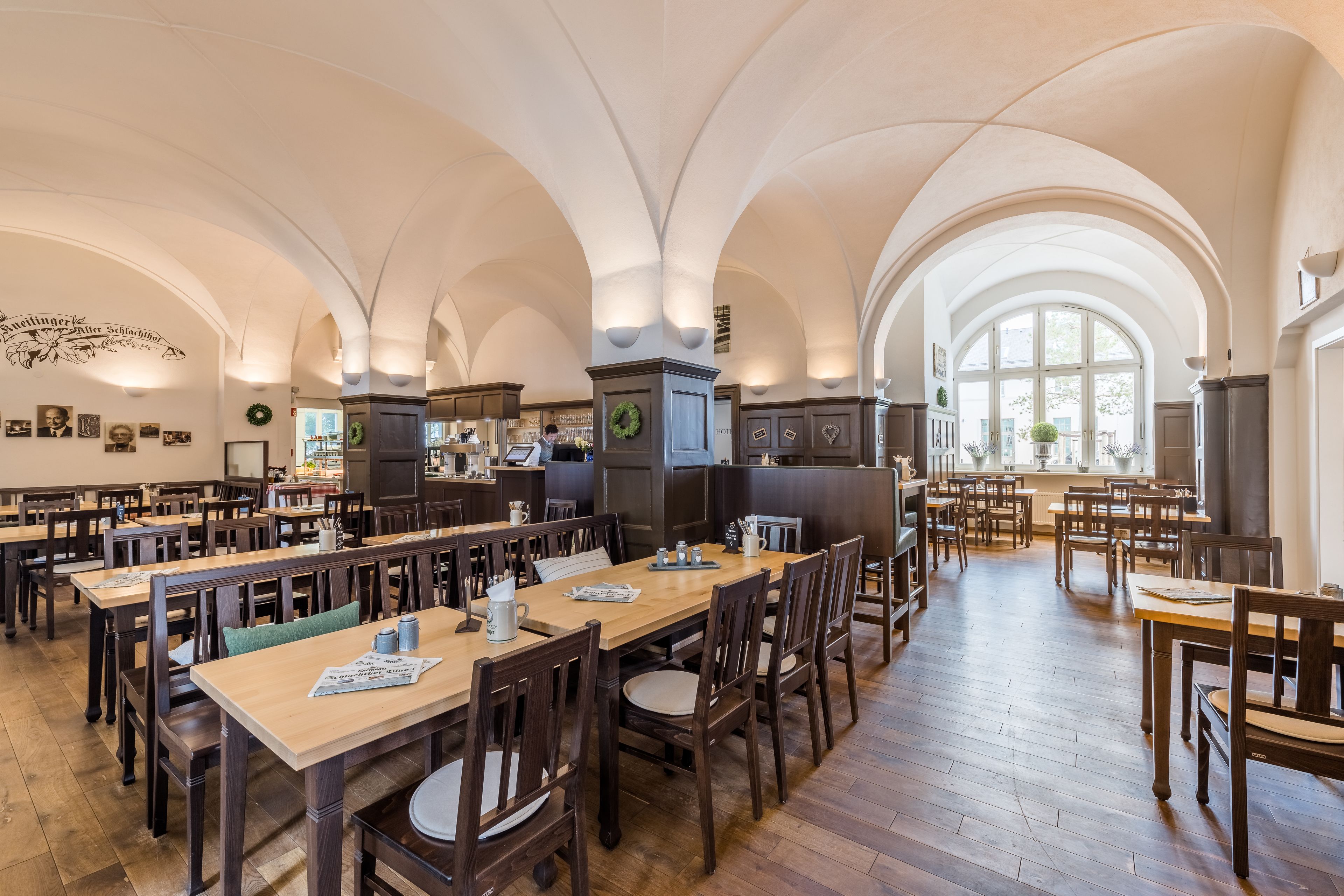 lunch and dinner served, german cuisine