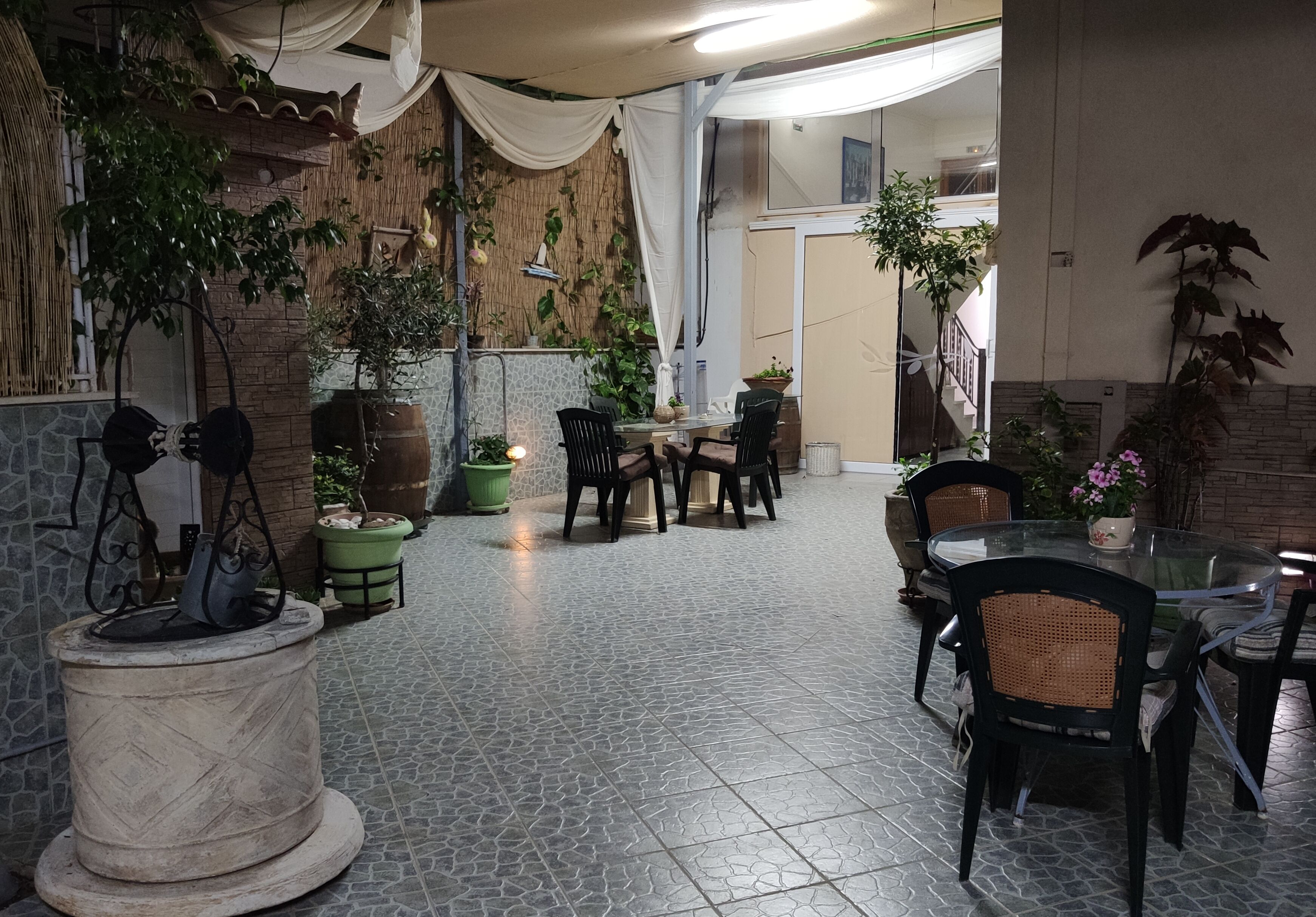 basic room | terrace/patio