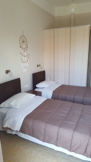 Basic Room | Premium bedding, soundproofing, cribs/infant beds, rollaway beds - Hotel Trifylia (Trifylia)