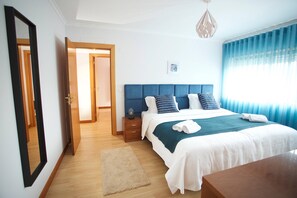 2 Schlafzimmer, schallisolierte Zimmer, Bügeleisen/Bügelbrett