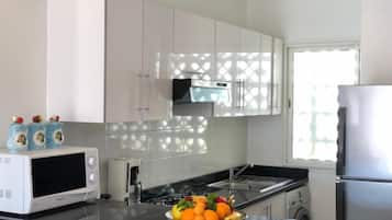 Fridge, microwave