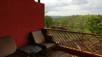 Luxury Cottage (NON AC) | Terrace/patio