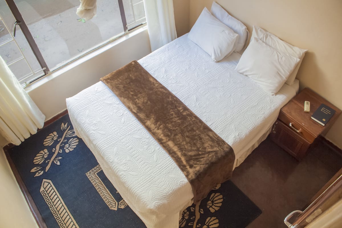 Desk, free WiFi, bed sheets