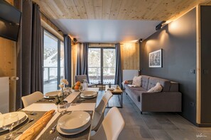 40-cm flat-screen TV with digital channels, TV - Lagrange Vacances L'Ecrin du Badet (Aragnouet)