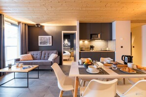 40-cm flat-screen TV with digital channels, TV - Lagrange Vacances L'Ecrin du Badet (Aragnouet)