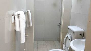 Ducha, cabezal de ducha tipo lluvia, artículos de tocador gratuitos