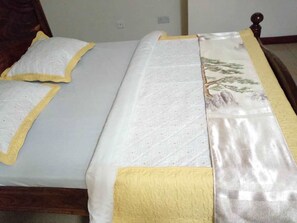 Chambre double | Bureau, système d’insonorisation, accès au Wi-Fi (inclus)