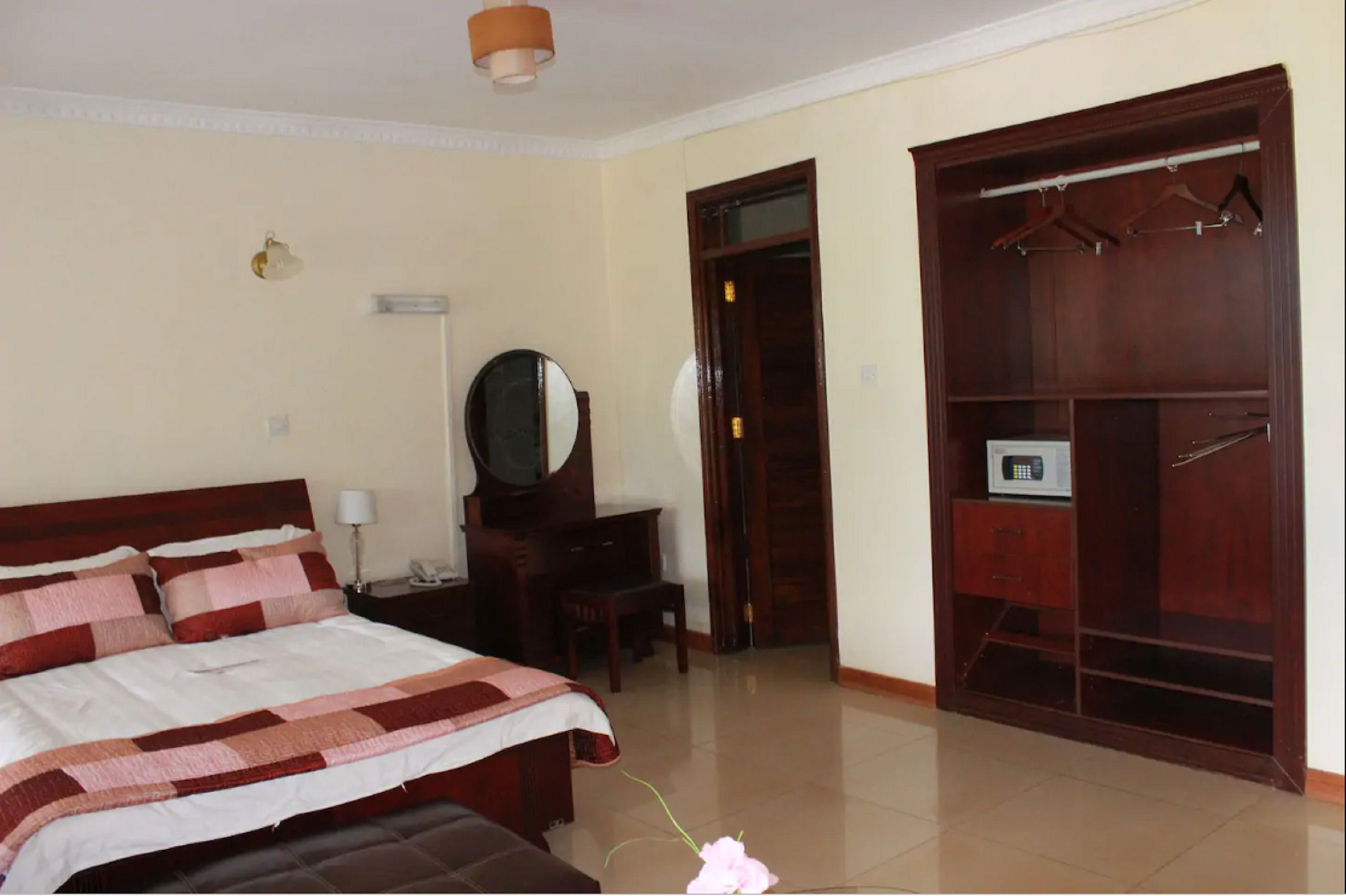 Kamar Superior | Seprai premium, busa memori, meja kerja, dan Wi-Fi gratis