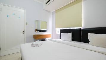 Quarto | 2 quartos, escrivaninha, ferros/tábuas de passar roupa, roupa de cama