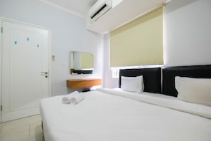 Room | 2 bedrooms, desk, iron/ironing board, bed sheets - 2BR Apartment at Silkwood Residence near Gading Serpong (Tangerang)
