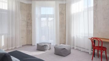 Quarto quádruplo | Roupas de cama premium, cofres nos quartos, escrivaninha