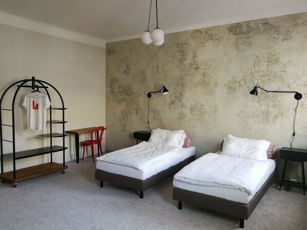 Studio (Sofabed) | Premium bedding, in-room safe, desk, laptop workspace - Hotel Babula am Augarten (Vienna)