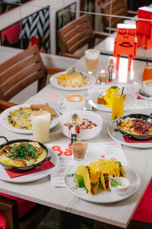 Petit déjeuner continental servi tous les jours en supplément