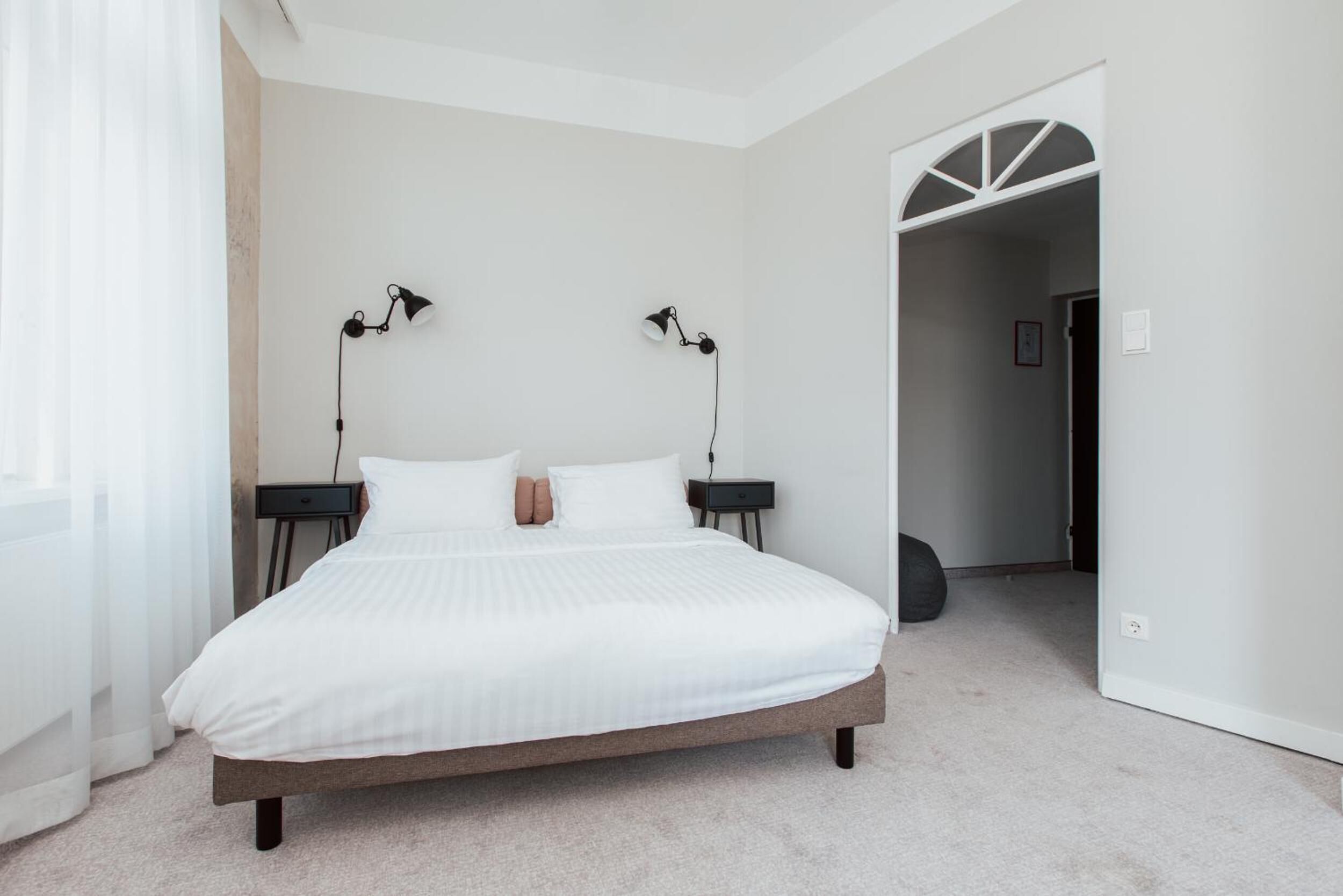 Premium bedding, in-room safe, desk, laptop workspace