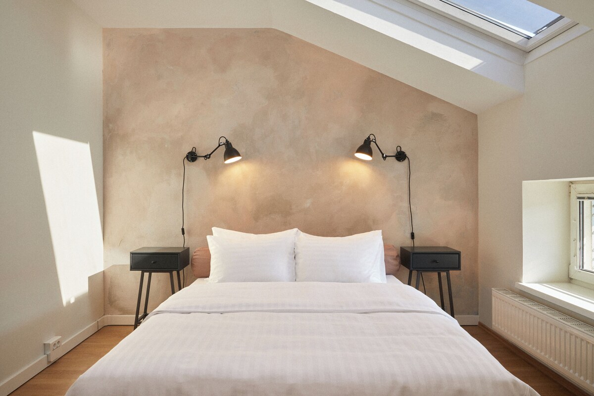 Superior Double Room | Premium bedding, in-room safe, desk, laptop workspace