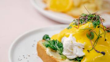 Desayuno continental todos los días (con cargo)