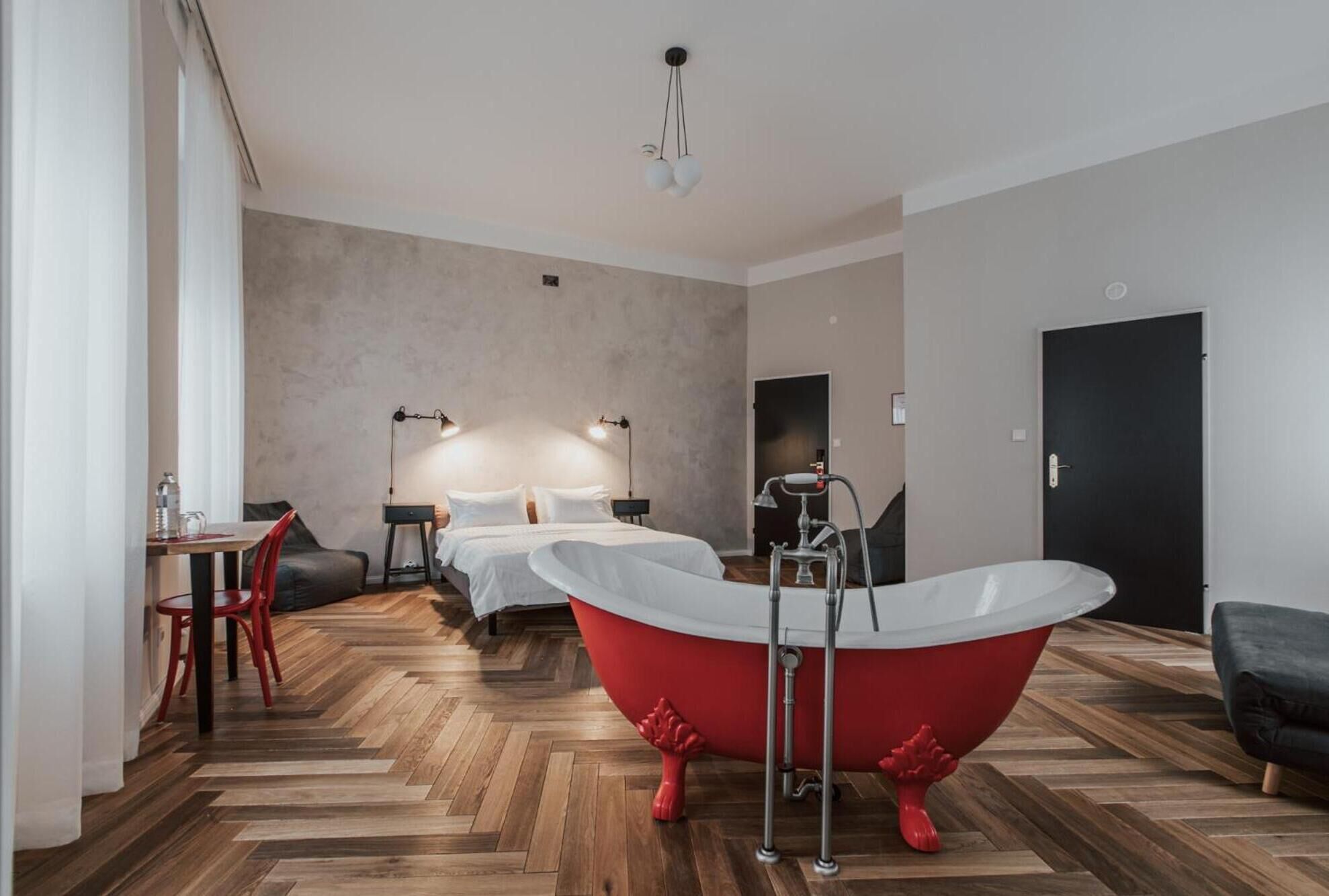 1 bedroom, premium bedding, in-room safe, desk