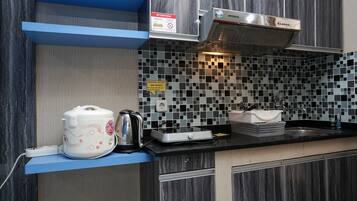 Quarto | Cozinha compartilhada | Geladeira, cooktop, chaleira elétrica