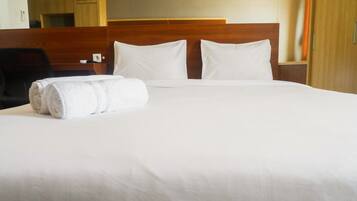 1 habitación, escritorio, wifi gratis y ropa de cama