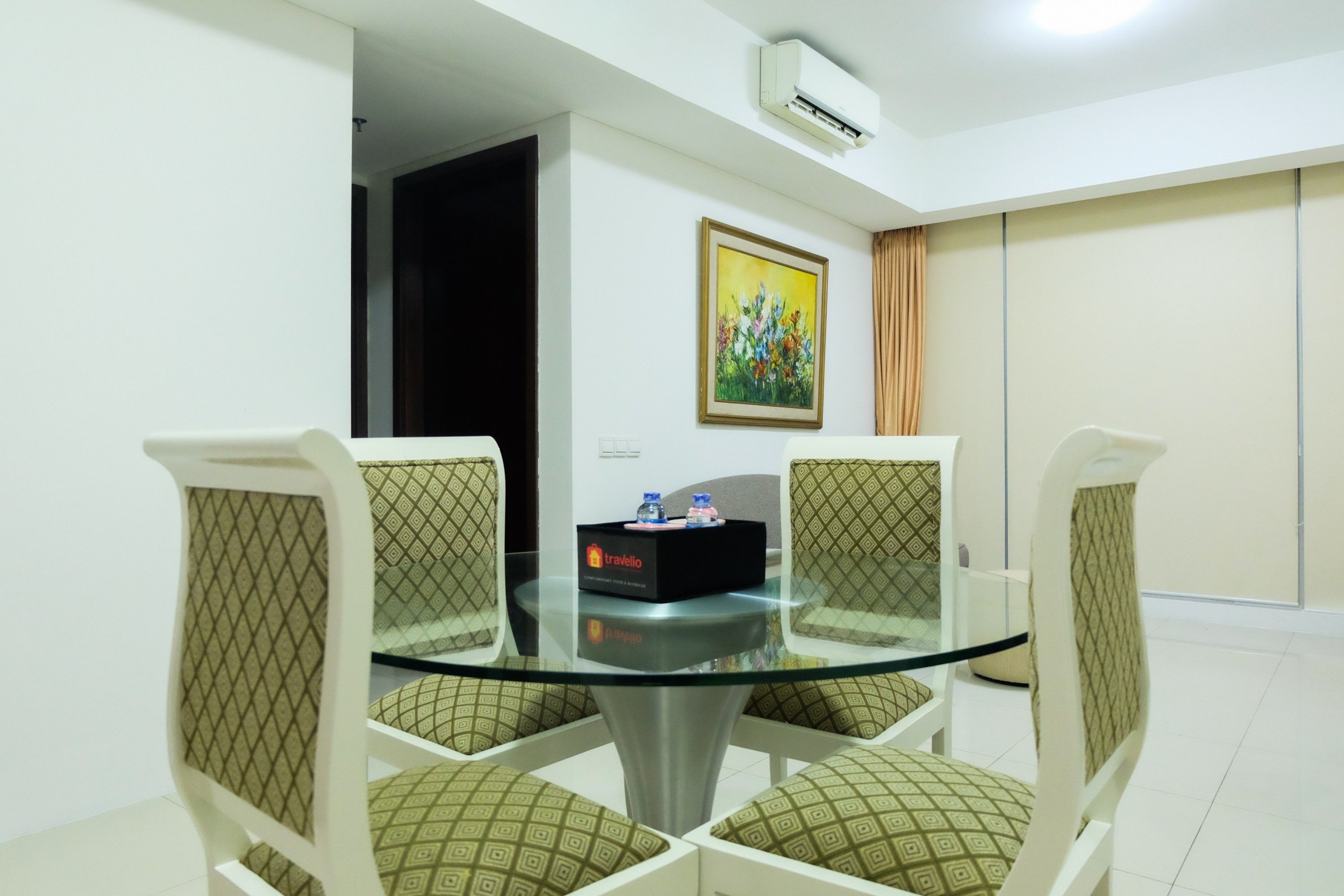 Room | Living area | TV