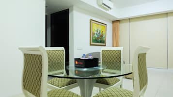 Room | Living area | TV