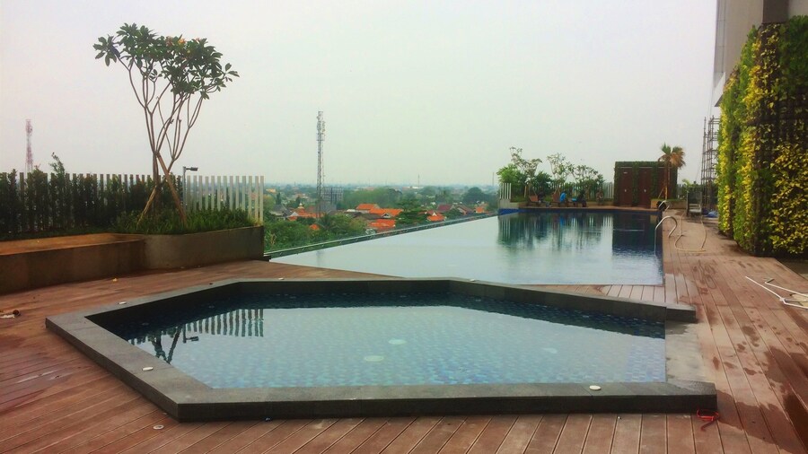 Elegant Studio Apartment at Springwood Residence