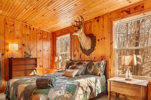 2 soverom, skrivebord, strykejern/-brett og wi-fi (inkludert)