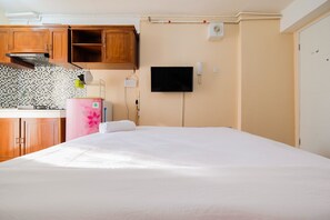 Room | 1 bedroom, free WiFi, bed sheets - Elegant Studio Bassura Apartment (Jakarta)