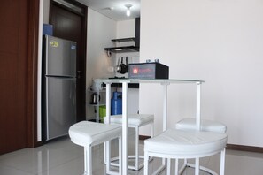 Room | Room amenity - Modern Look 2BR Gateway Pasteur Apartment (Cimahi)