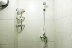 Zimmer | Dusche im Bad