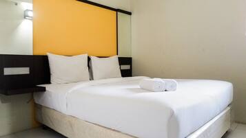 Room | 2 bedrooms, desk, free WiFi, bed sheets