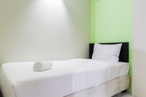 Room | 2 bedrooms, desk, free WiFi, bed sheets