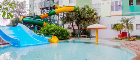 Kolam renang outdoor