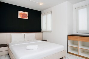 Room | 3 bedrooms, free WiFi, bed sheets - Spacious 3BR Wisma Gading Permai Apartment (Jakarta)