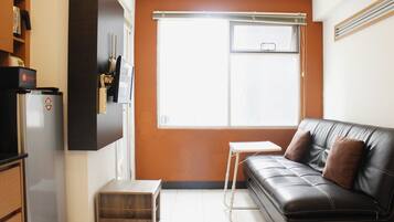 Room | Ruang tamu | TV