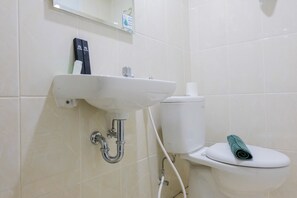 Bathroom - Studio Room at M-Town Residence near Summarecon Mall Serpong (Gading Serpong)