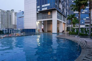 Exterior - Tranquil 1BR GP Plaza Apartment (Jakarta)
