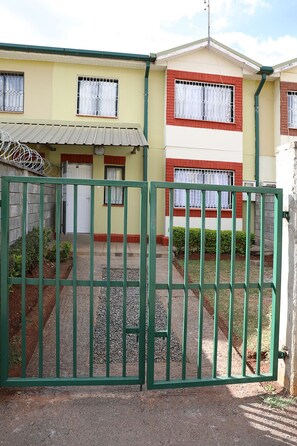 Property entrance - Kattaa's Quiet & Cozy Home near JKIA (Nairobi)