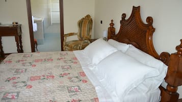 Chambre Triple Confort | Bureau, fer et planche Ă repasser, Wi-Fi gratuit, draps fournis