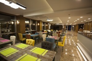 Free daily buffet breakfast  - Giresun Sedef Hotel (Giresun)