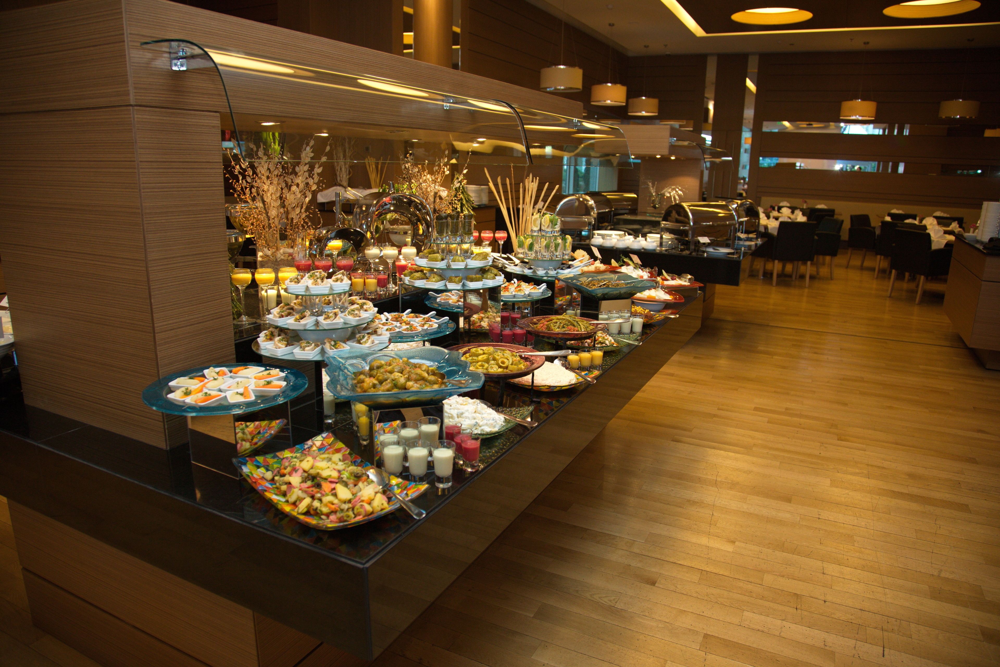 Daily continental breakfast (EUR 22 per person)