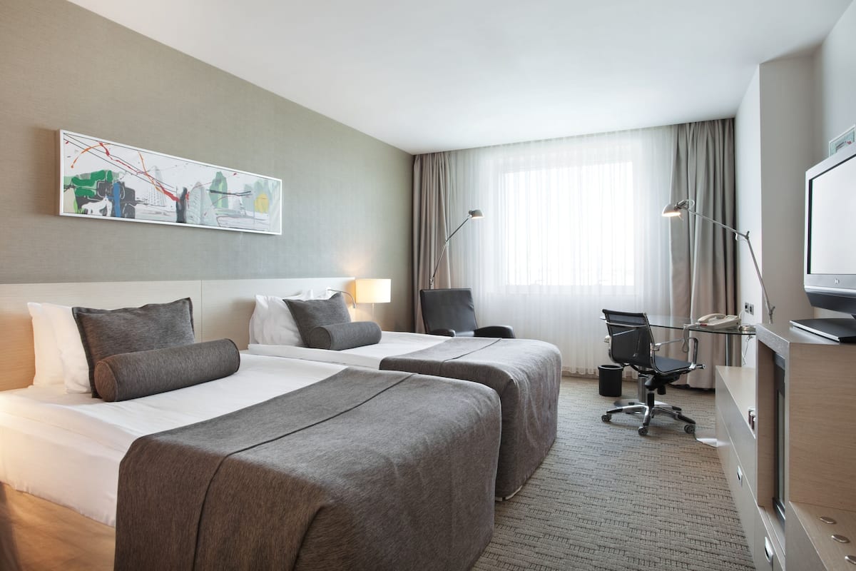 Habitación estándar con 2 camas individuales | 1 habitación, ropa de cama de alta calidad y minibar