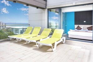 Superior Penthouse, 2 Bedrooms, Terrace, Partial Sea View | Beach/ocean view - Miramare Residence (Navodari)