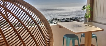 The lagoon terrace